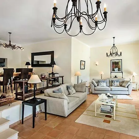 Sleeps 6 Pool Air Con Wifi T607846 빌라 *