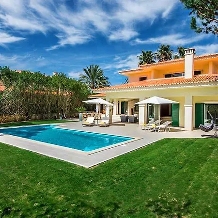 Sleeps 6 Pool Air Con Wifi T607846 빌라 알만실