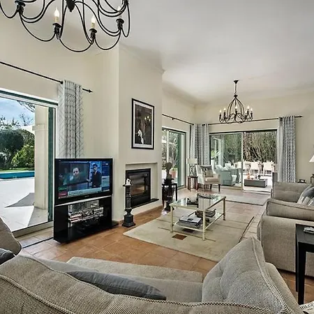Sleeps 6 Pool Air Con Wifi T607846 * 알만실
