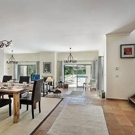 Sleeps 6 Pool Air Con Wifi T607846 Villa